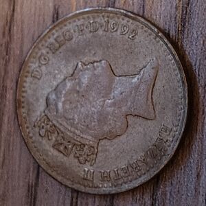 1992 Coin with Queen Elizabeth II